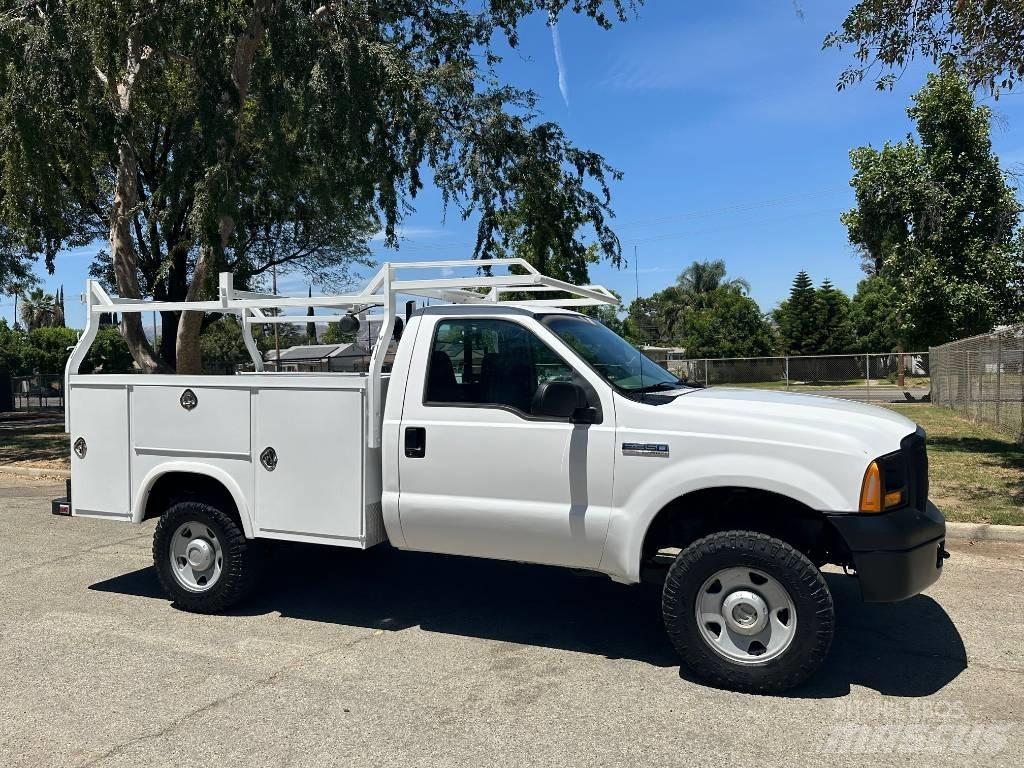 Ford F 350 皮卡.傳統半斗卡車/側卸板