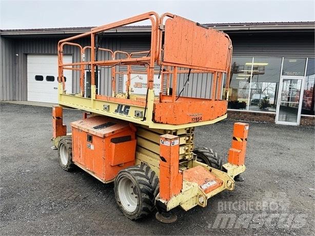JLG 260 MRT 剪式升降機