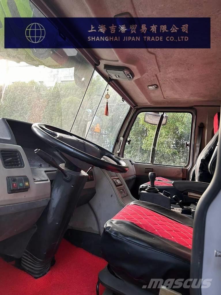 Zoomlion ZAT 2200 V 全路面起重機/吊車