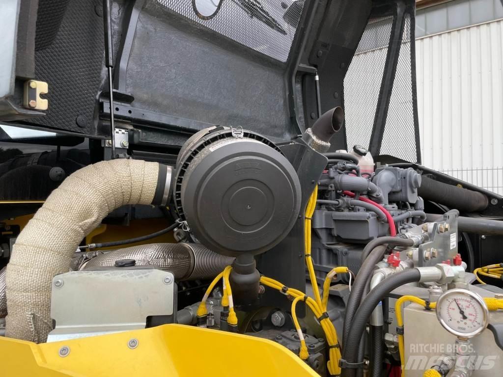 Bomag BW 28 RH 膠輪滾壓機