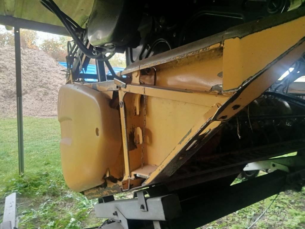 New Holland CR 9080 聯合收穫機