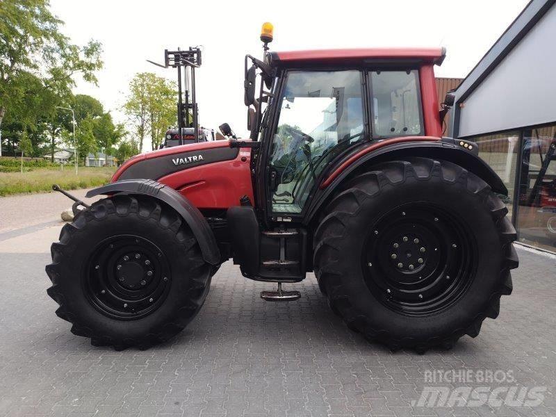 Valtra N 141 曳引機