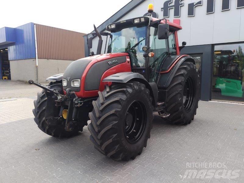 Valtra N 141 曳引機