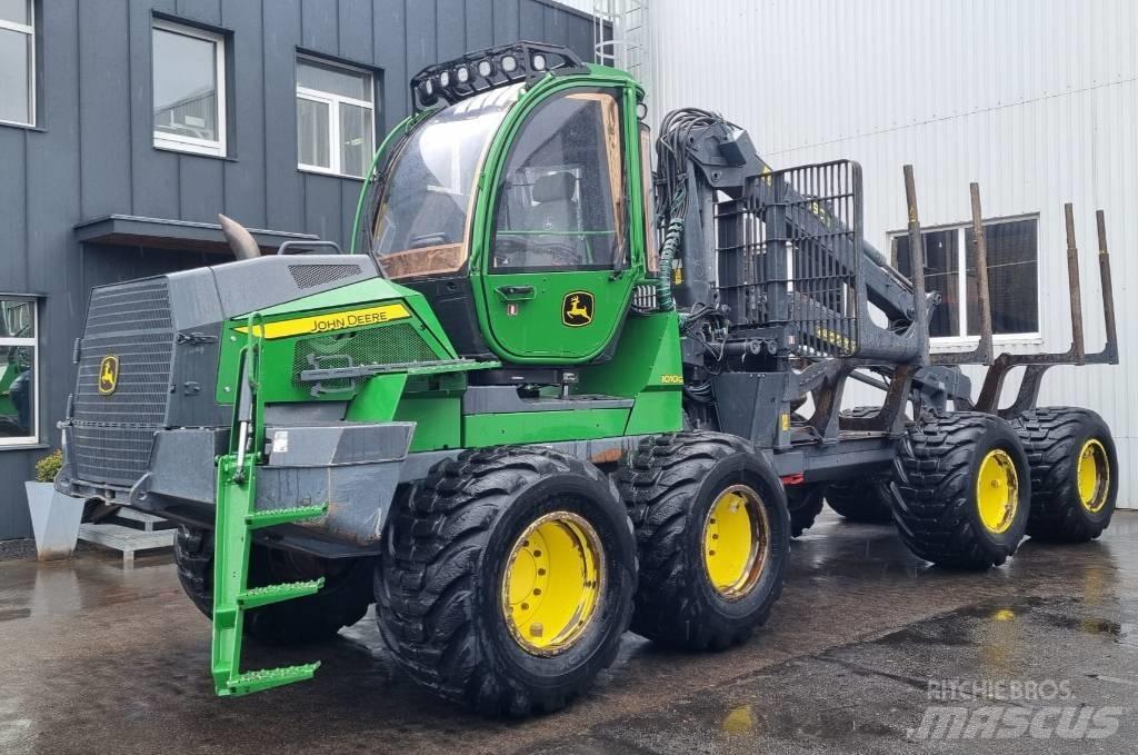 John Deere 1010 G 集運機