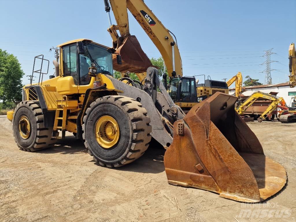 Volvo L 220 F 輪胎式裝載機