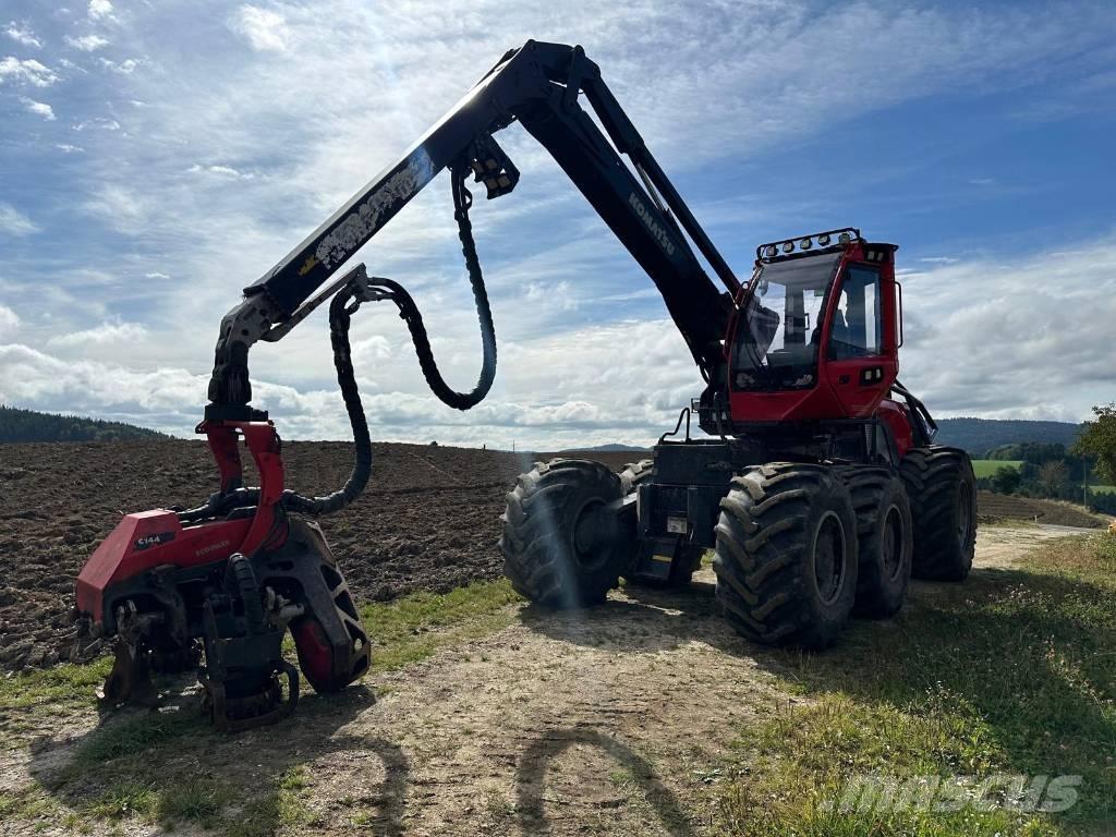 Komatsu 951 收穫機