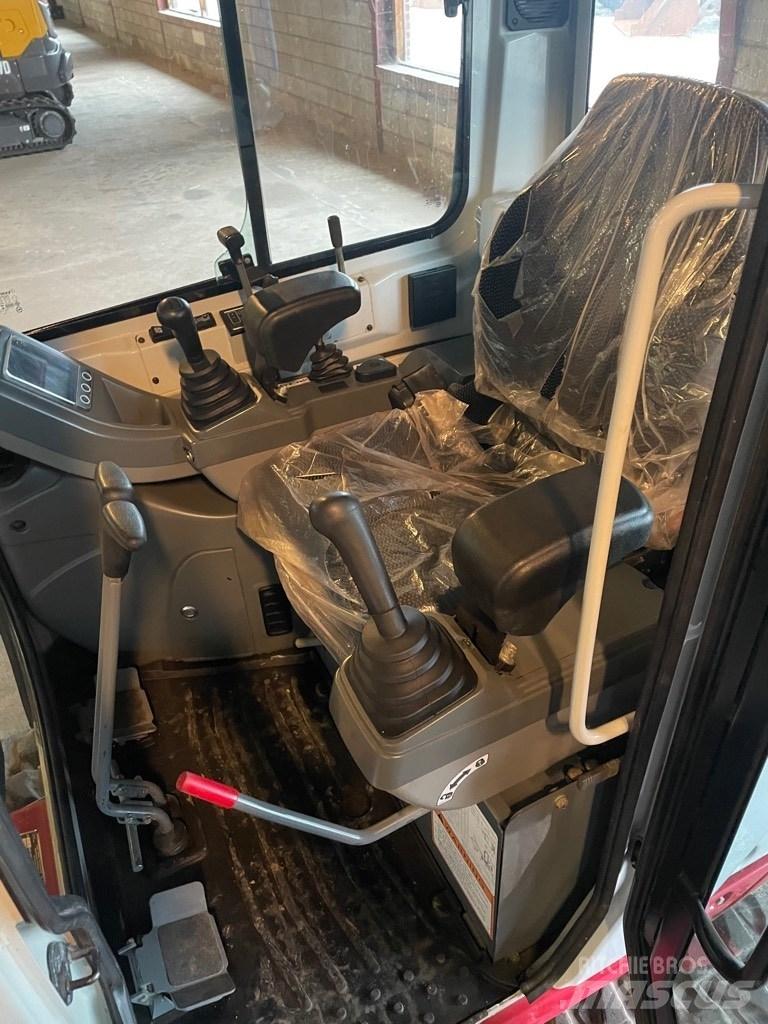 Takeuchi TB216 小型挖土機/掘鑿機<7t(小型挖掘機)