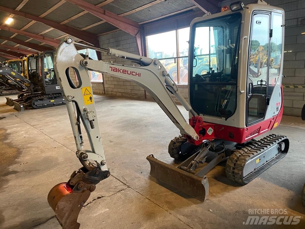 Takeuchi TB216 小型挖土機/掘鑿機<7t(小型挖掘機)