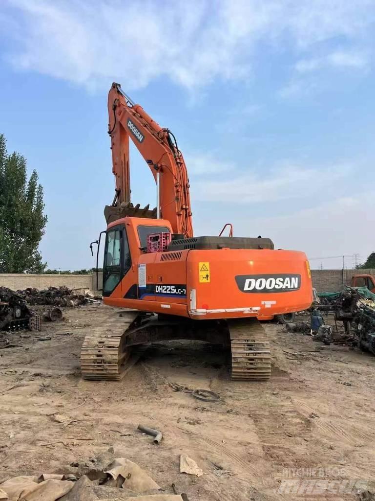 Doosan DH 225 LC-9 履帶式 挖土機/掘鑿機/挖掘機