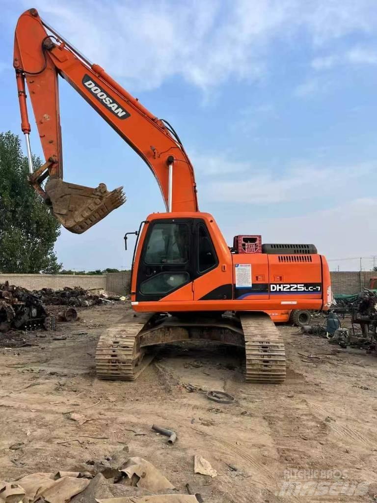 Doosan DH 225 LC-9 履帶式 挖土機/掘鑿機/挖掘機