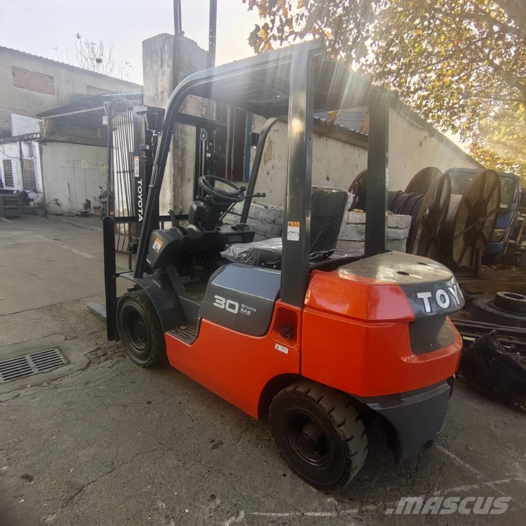  叉车 3t 柴油卡車