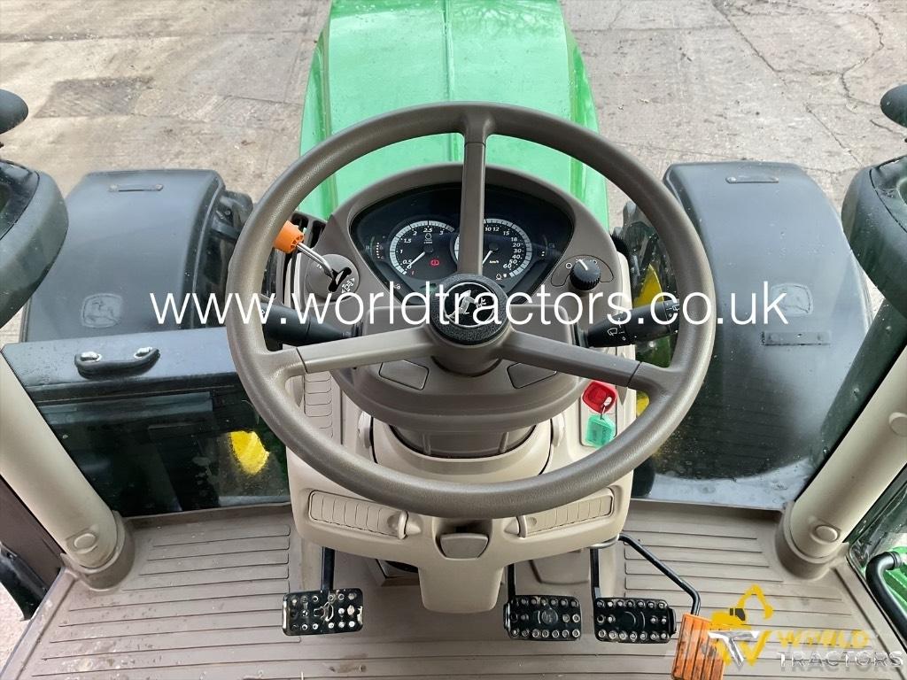 John Deere 6130 R 曳引機