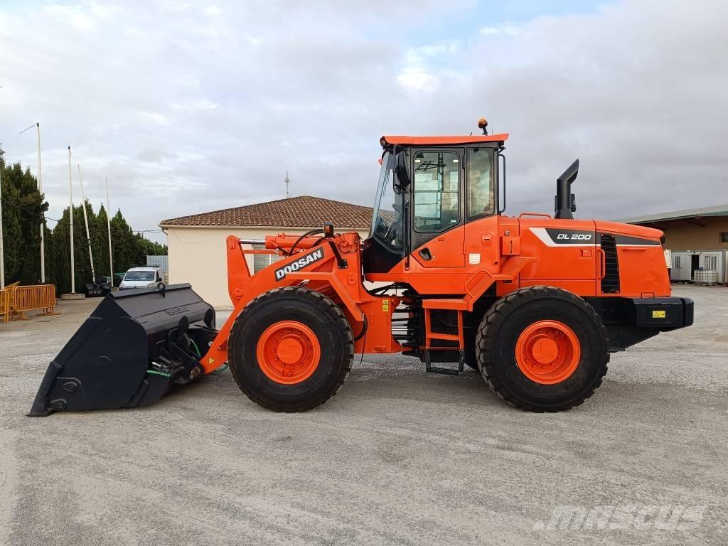 Doosan DL200-5 小型裝載機
