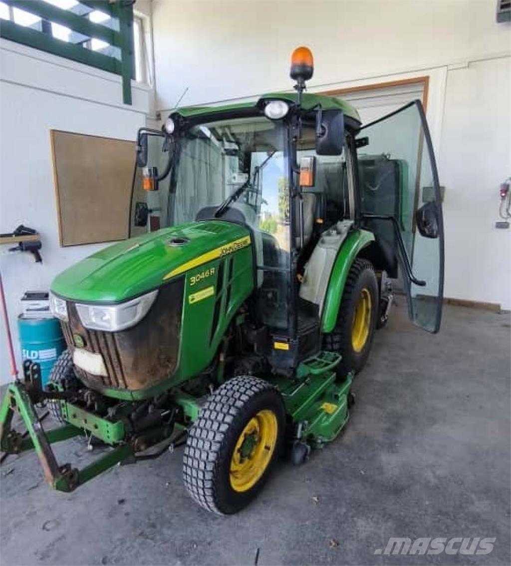 John Deere 3046R 小型曳引機
