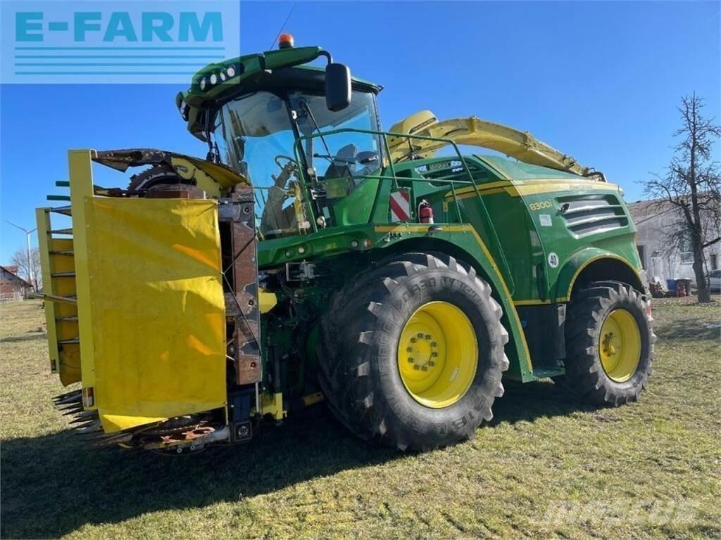 John Deere 8300 自走式飼料採集機
