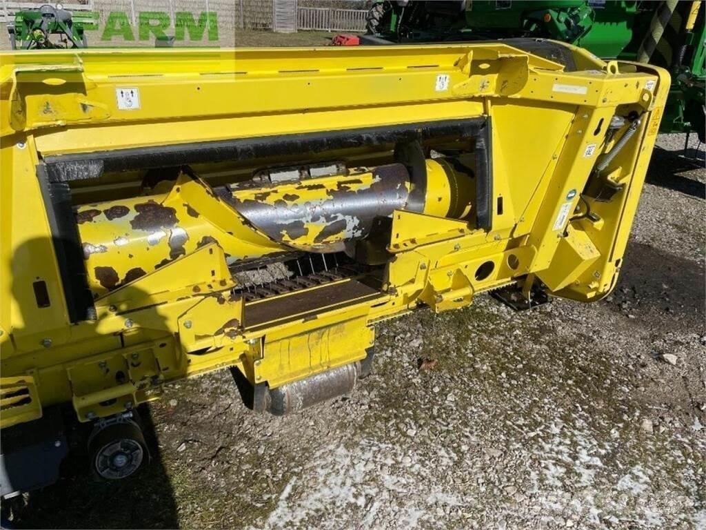 John Deere 8300 自走式飼料採集機