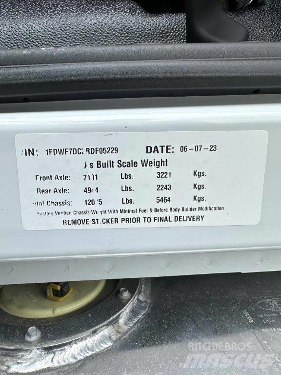 Ford F-750 商用底盤車