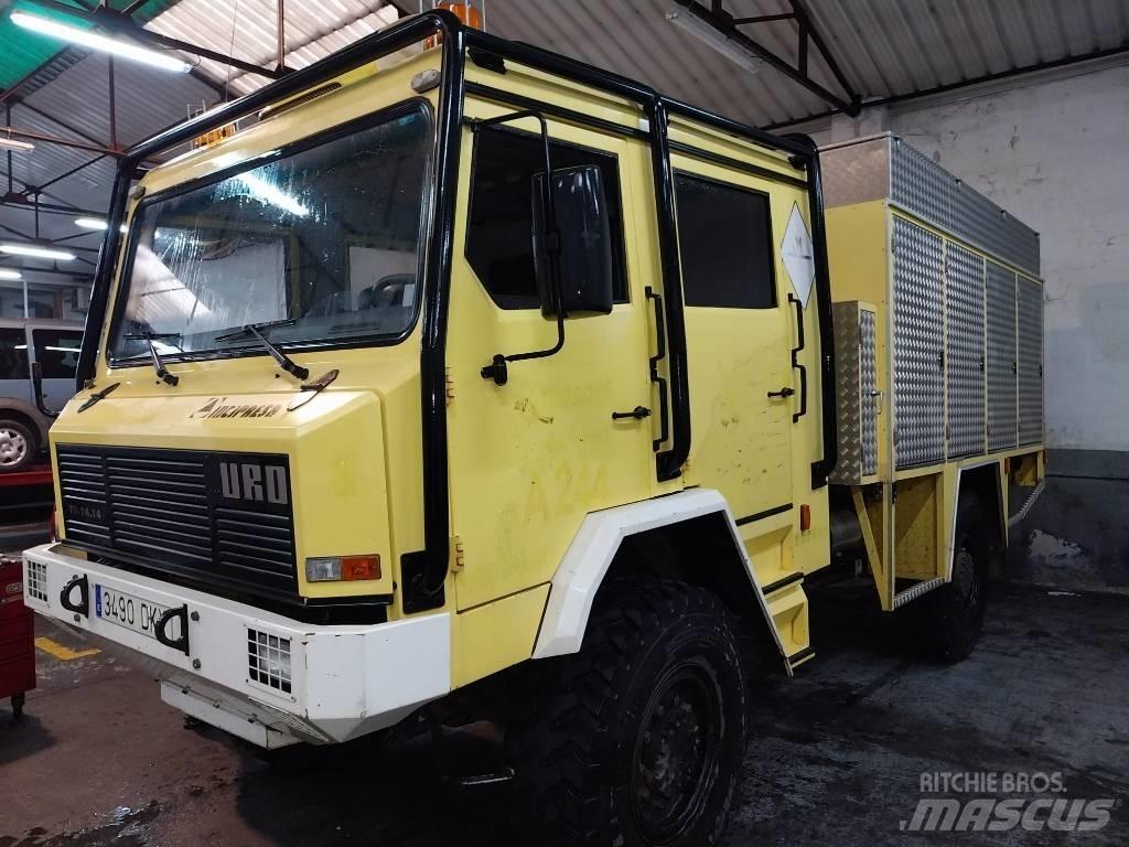  URO TT URO F3-24 消防車