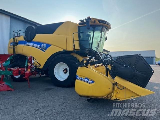 New Holland CX8.70 聯合收穫機