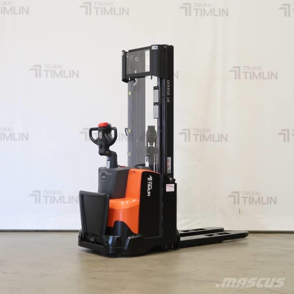 Toyota SWE120L 自走式堆積機