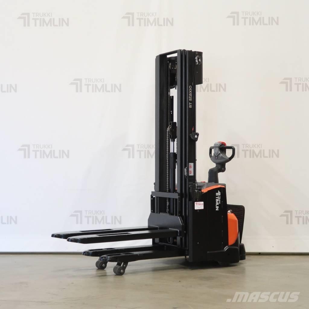 Toyota SWE120L 自走式堆積機