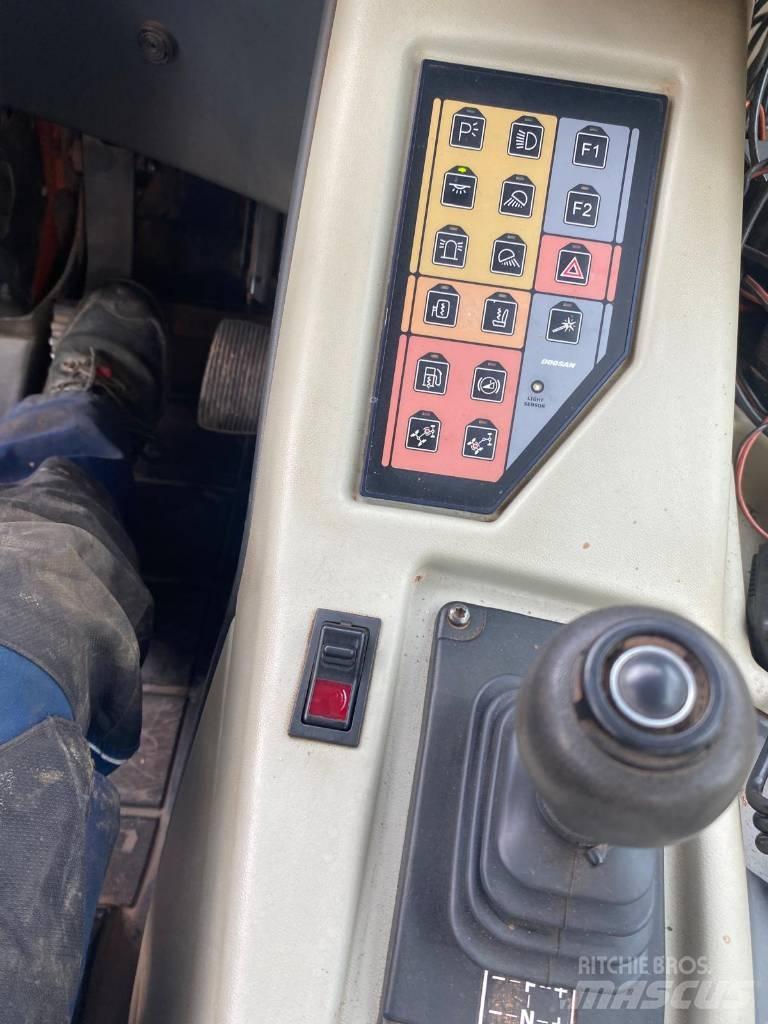 Doosan DA 40 鉸接式起吊車