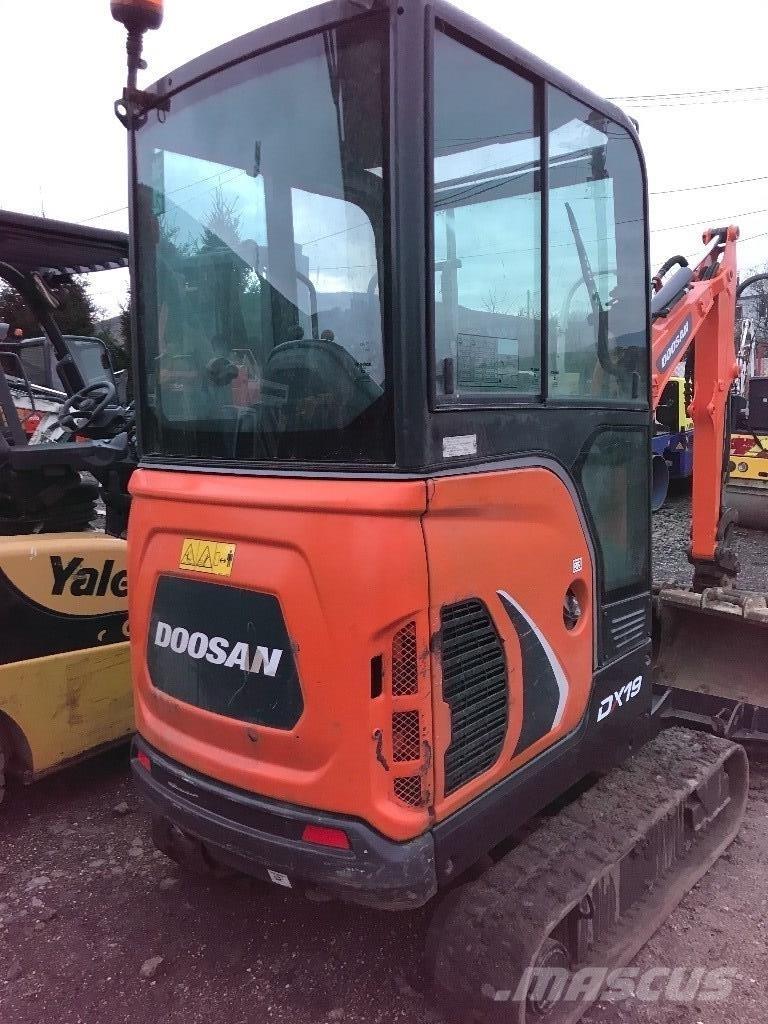 Doosan DX 19 小型挖土機/掘鑿機<7t(小型挖掘機)