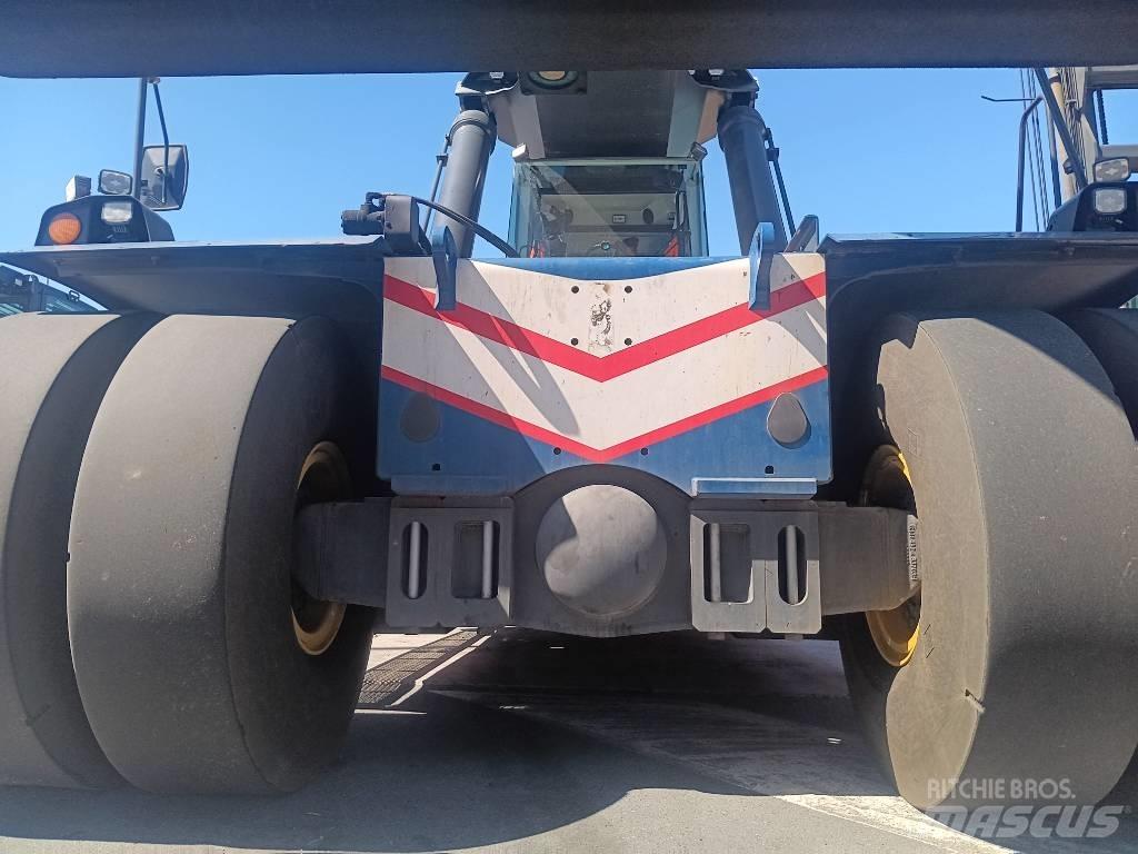 Kalmar DRU450-62S5 前伸型堆積機