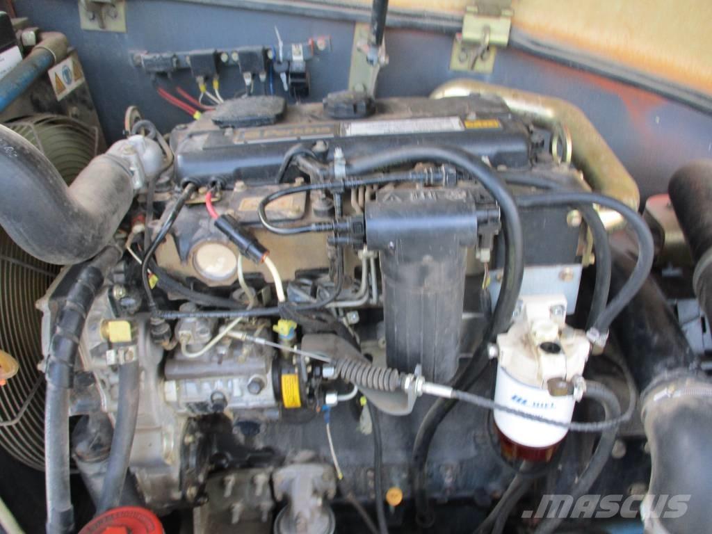 JLG 4013 伸縮臂操作車