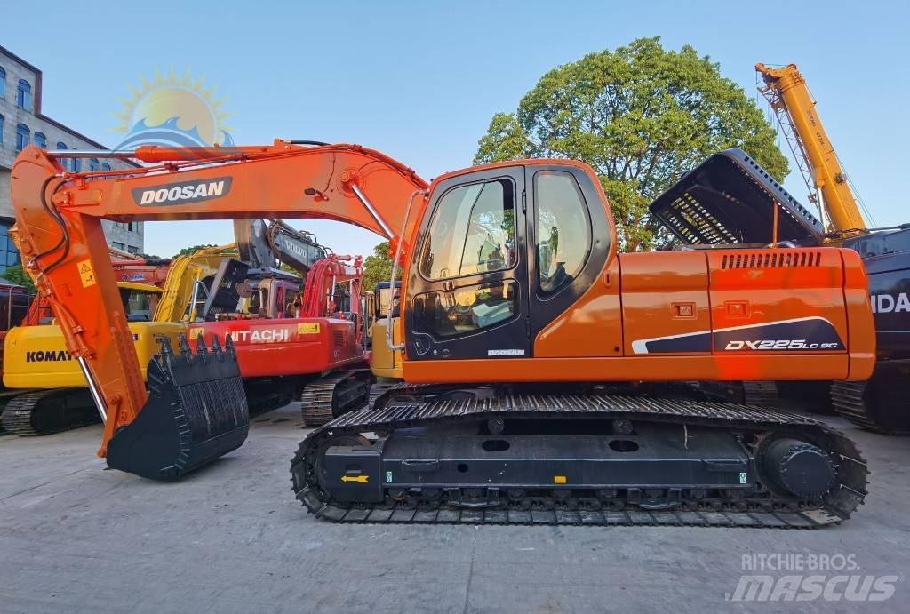 Doosan DX 225 LC 履帶式 挖土機/掘鑿機/挖掘機