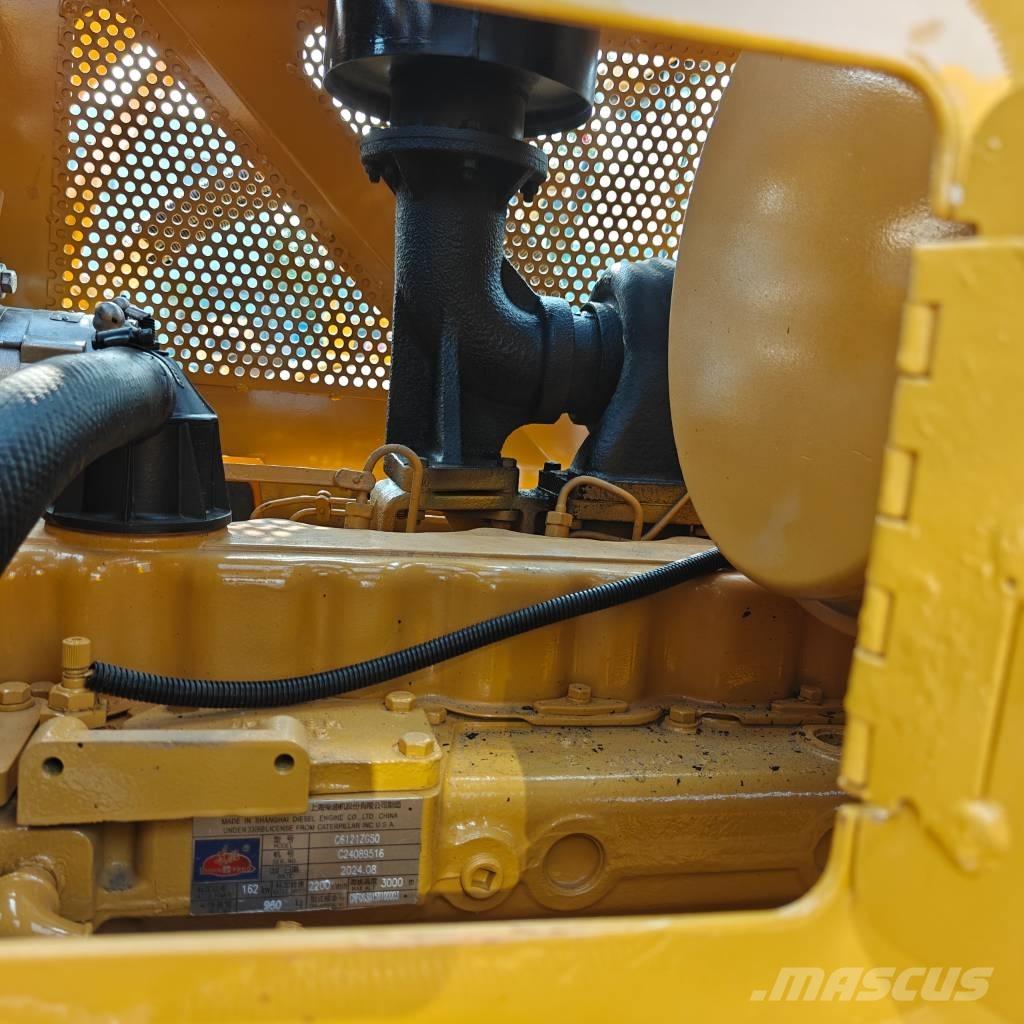 CAT D 7 G 平土機