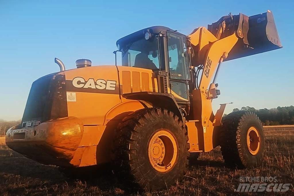 CASE 821 E 輪胎式裝載機