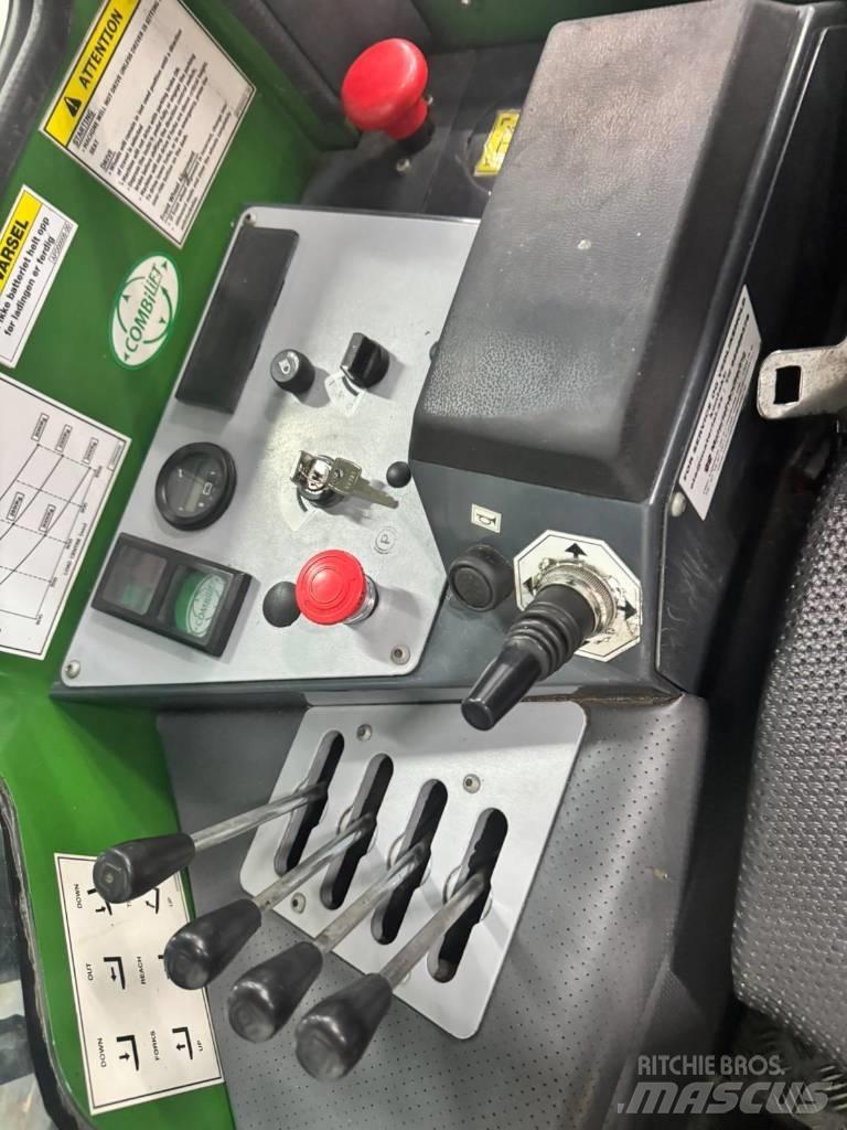 Combilift C 4000 E 鏟裝機