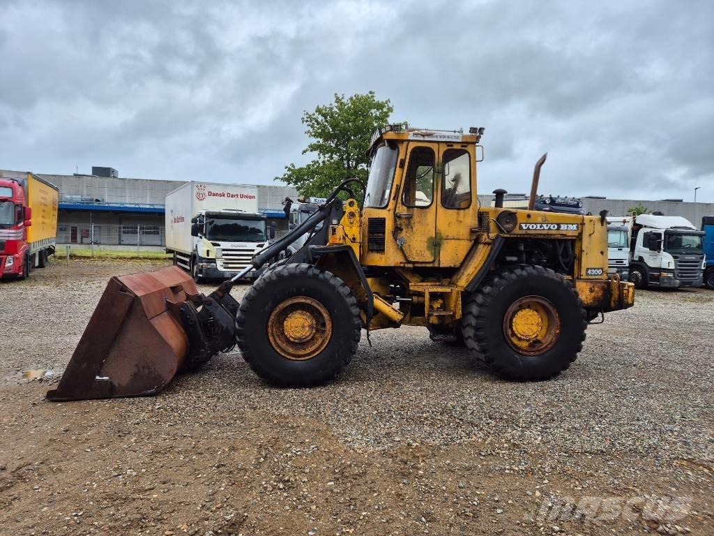 Volvo BM 4300 輪胎式裝載機