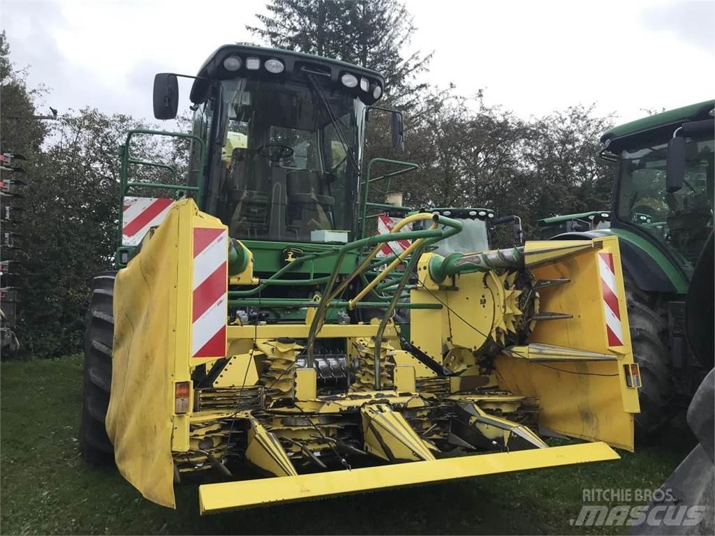 John Deere 7350 自走式飼料採集機