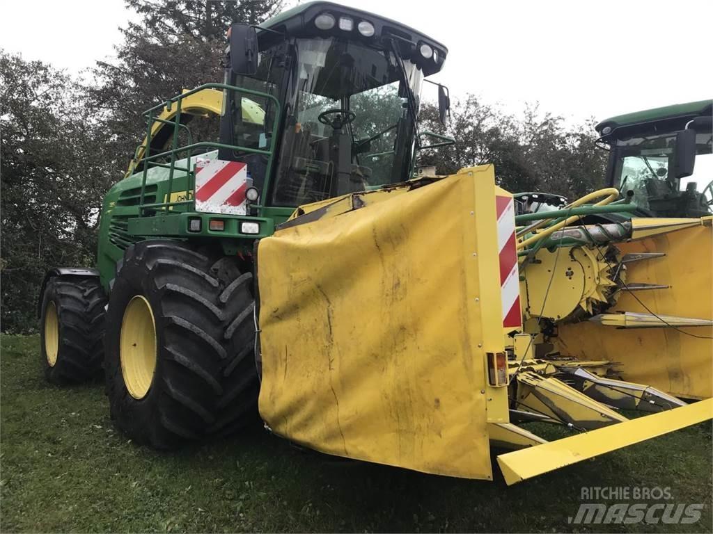 John Deere 7350 自走式飼料採集機