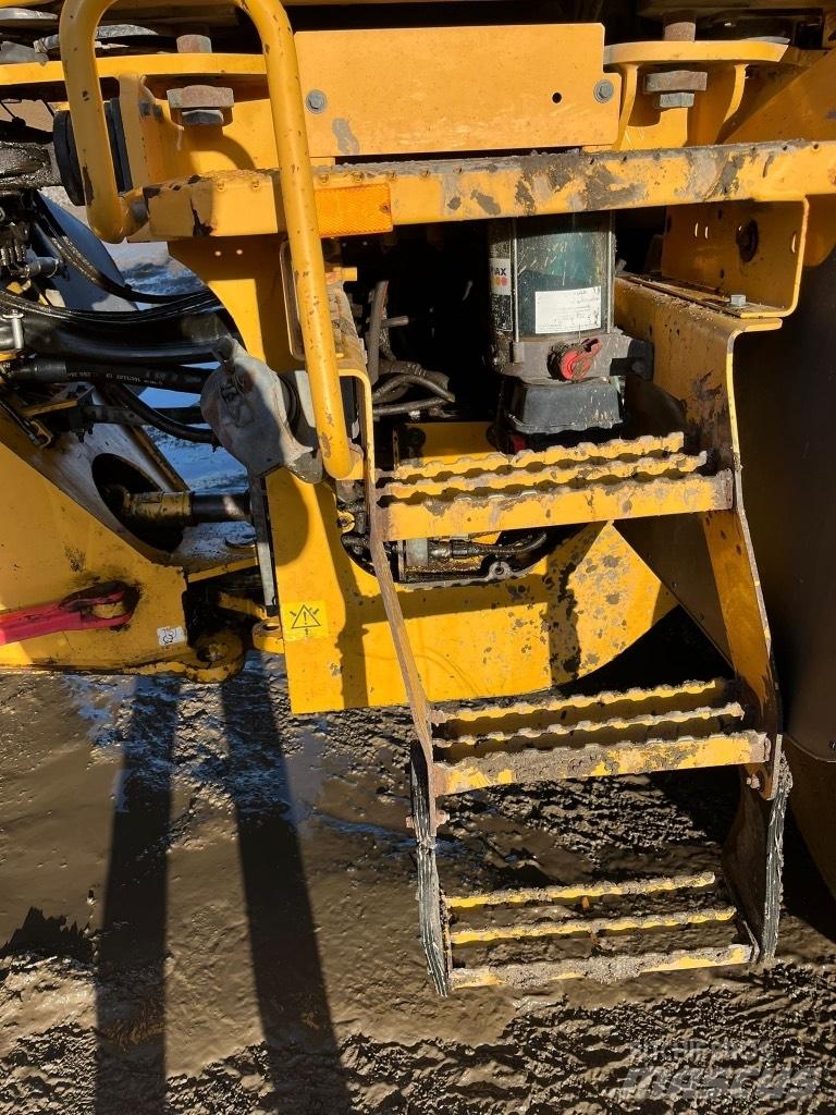 Volvo L 120 F 輪胎式裝載機