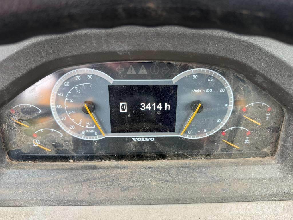 Volvo A 30 G 鉸接式起吊車