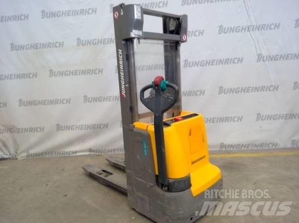 Jungheinrich EJC 112 行走控制式堆積機