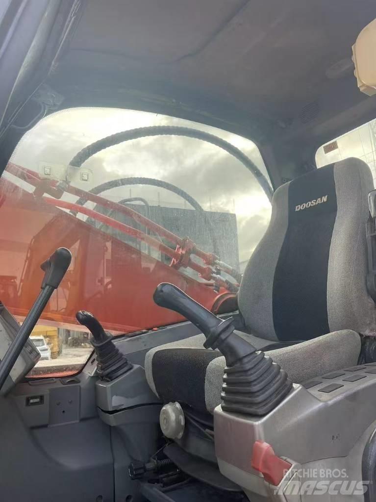 Doosan DX300LC-9C 履帶式 挖土機/掘鑿機/挖掘機