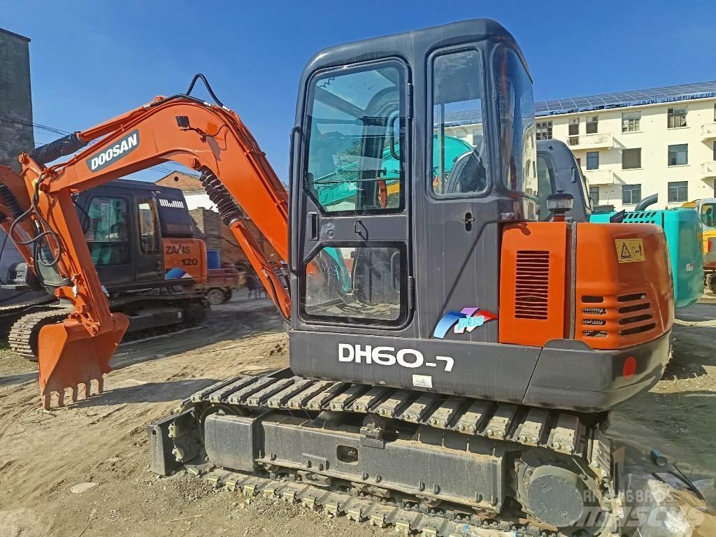 Doosan DH 60-7 小型挖土機/掘鑿機<7t(小型挖掘機)