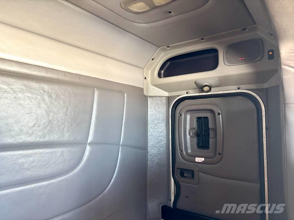 Peterbilt 367 曳引機組件