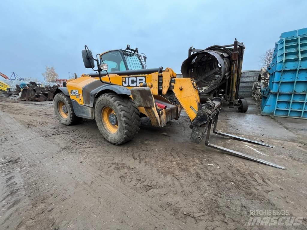 JCB 535-125 伸縮臂操作車