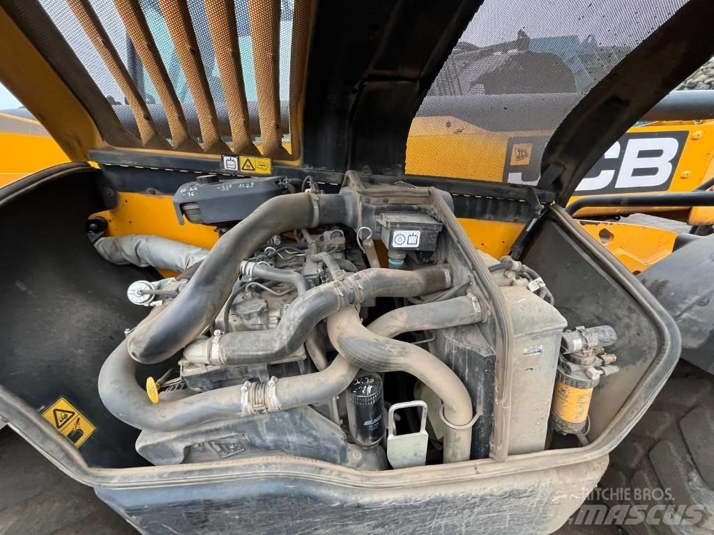 JCB 535-125 伸縮臂操作車