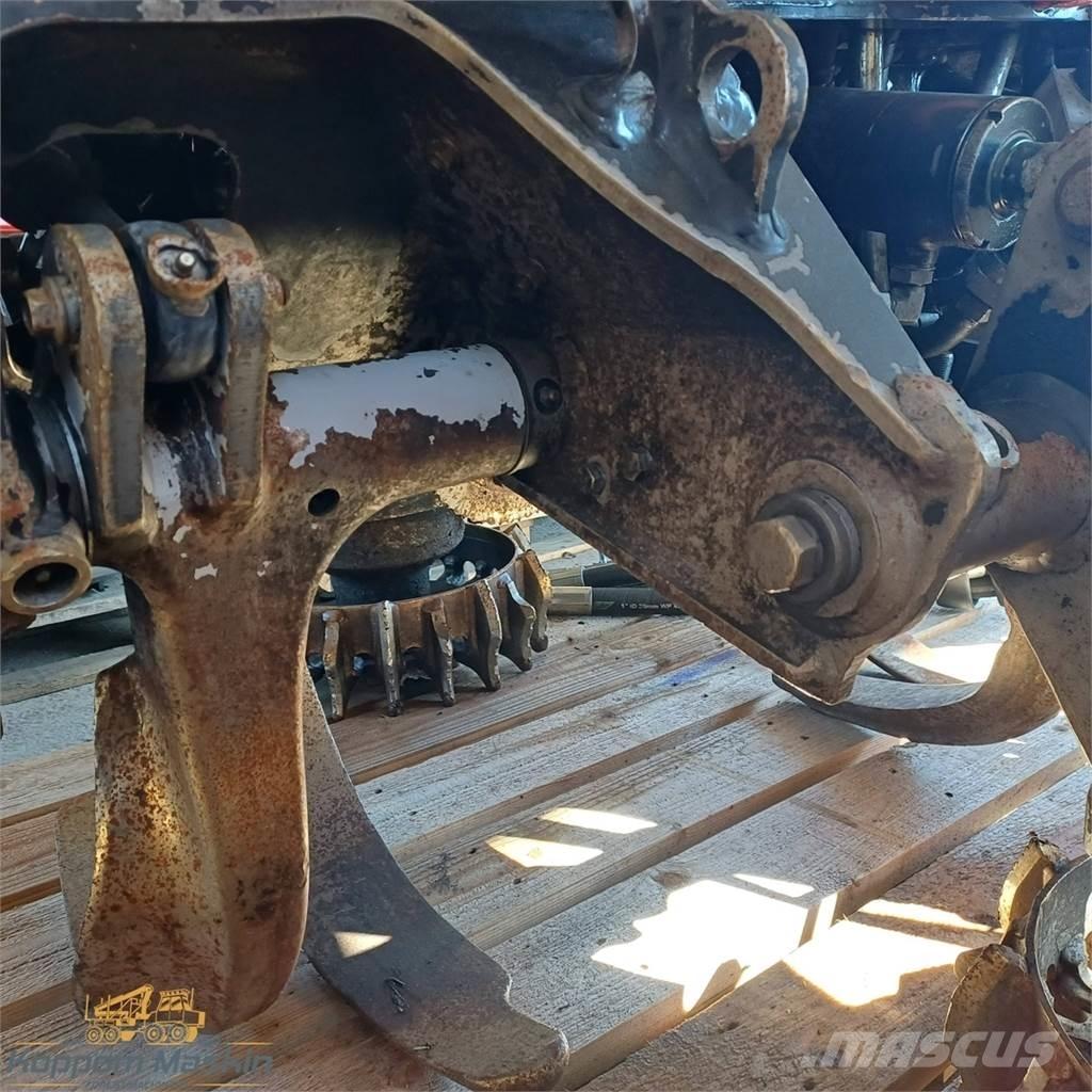 Komatsu C124 收穫機頭