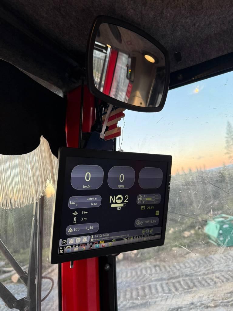 Komatsu 895 集運機