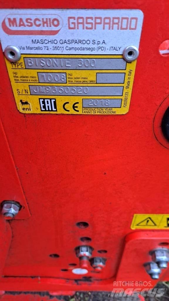 Maschio Bisonte 300 莖葉去葉機