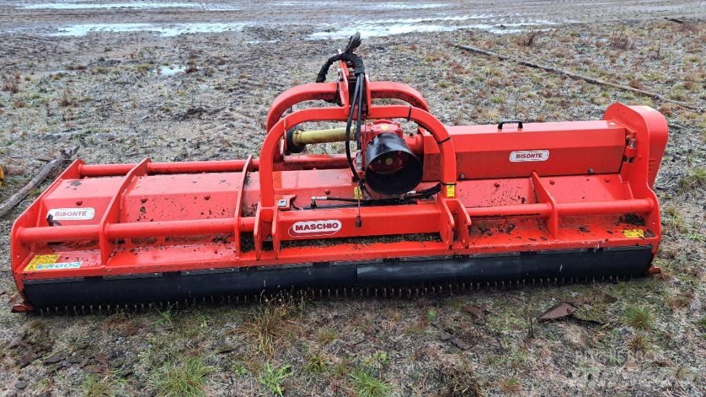 Maschio Bisonte 300 莖葉去葉機