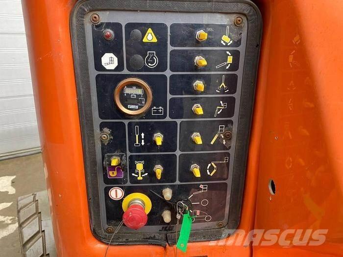 JLG E400AJP 曲臂高空作業車