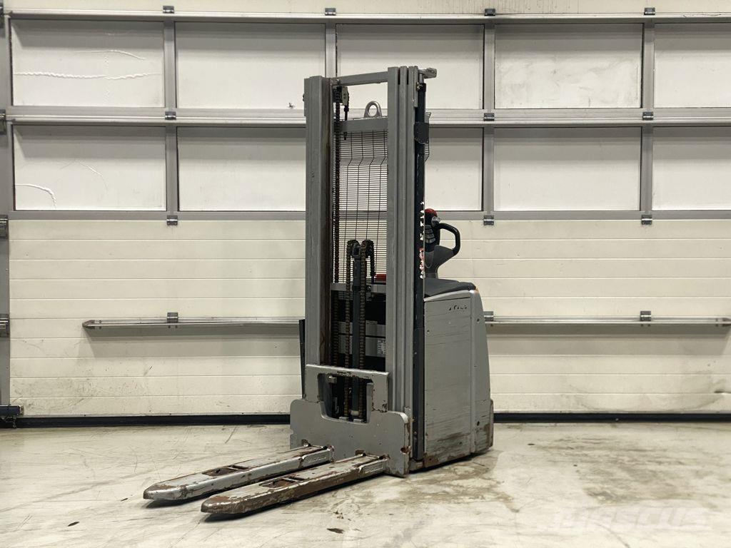 Still EXV14I 行走控制式堆積機